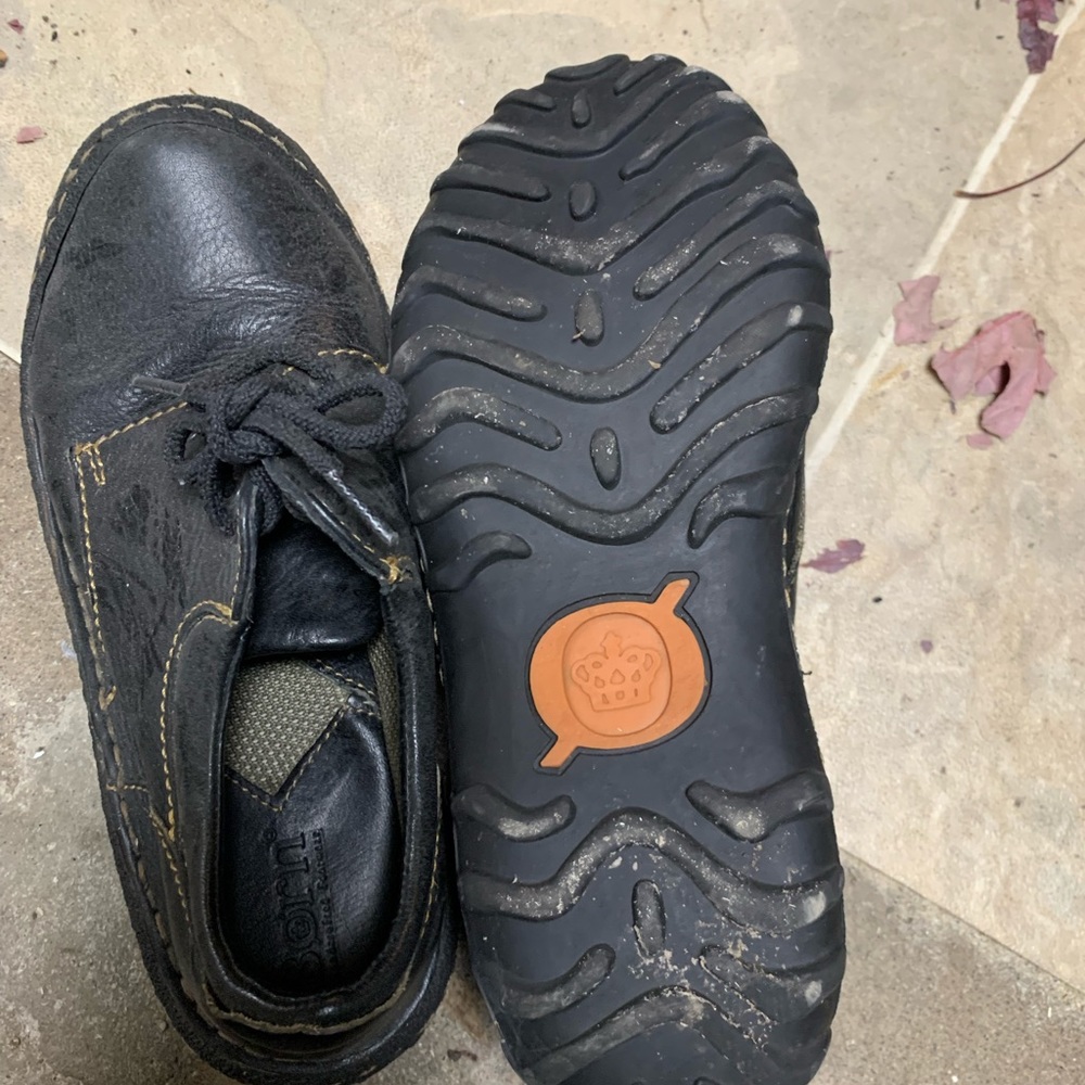 Boys leather shoes size 1.5-2